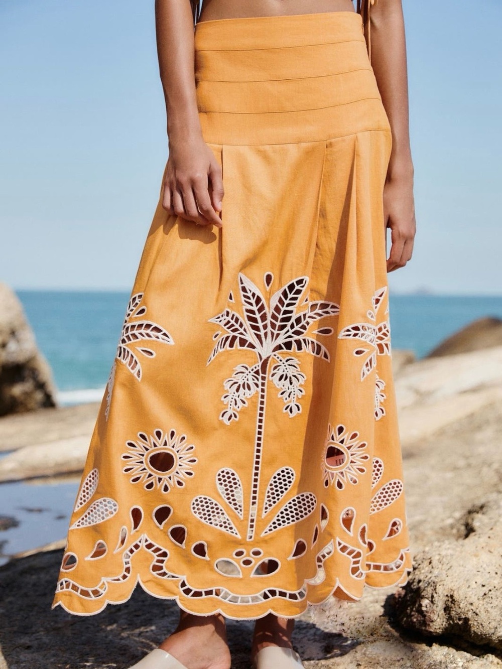 FARM Rio Tropi Embroidered Eyelet Maxi Skirt.  Size Medium